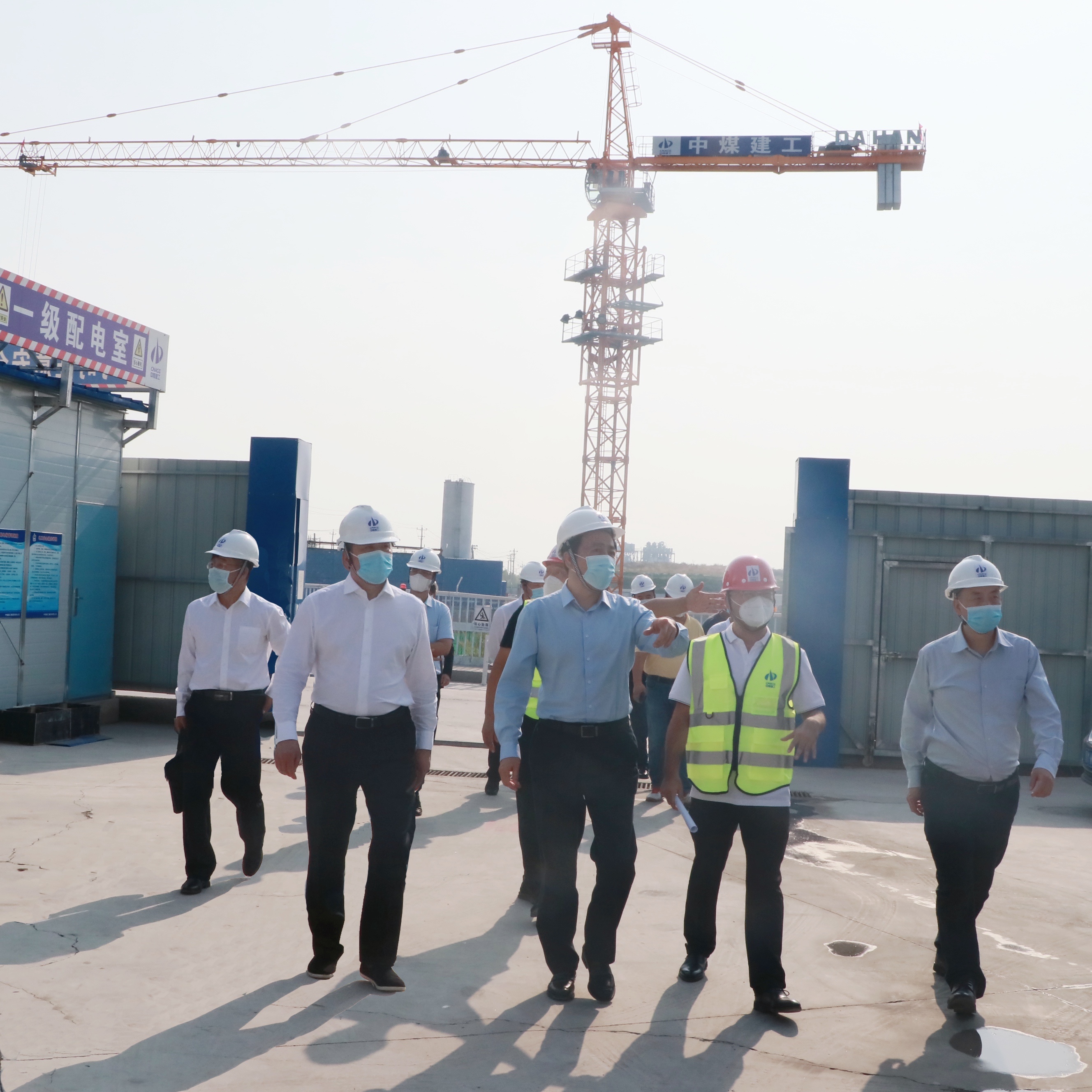 20220929马刚局长到中煤建工房山项目调研项目现场照片2.jpg